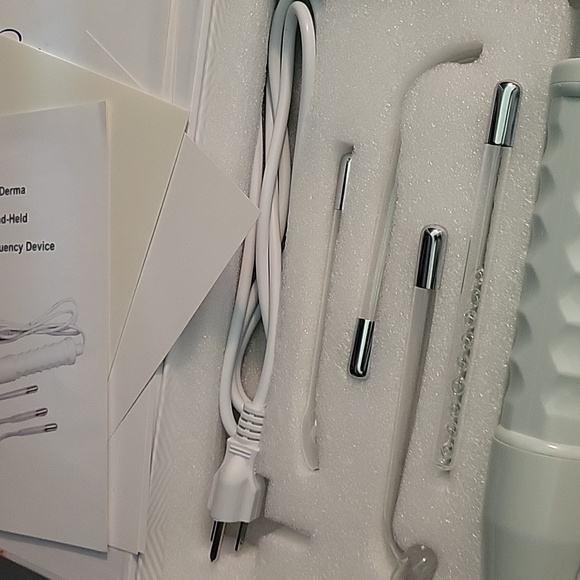 NUDerma Natural Dermal Cell Energy Amplification System - White - Picture 2 of 2